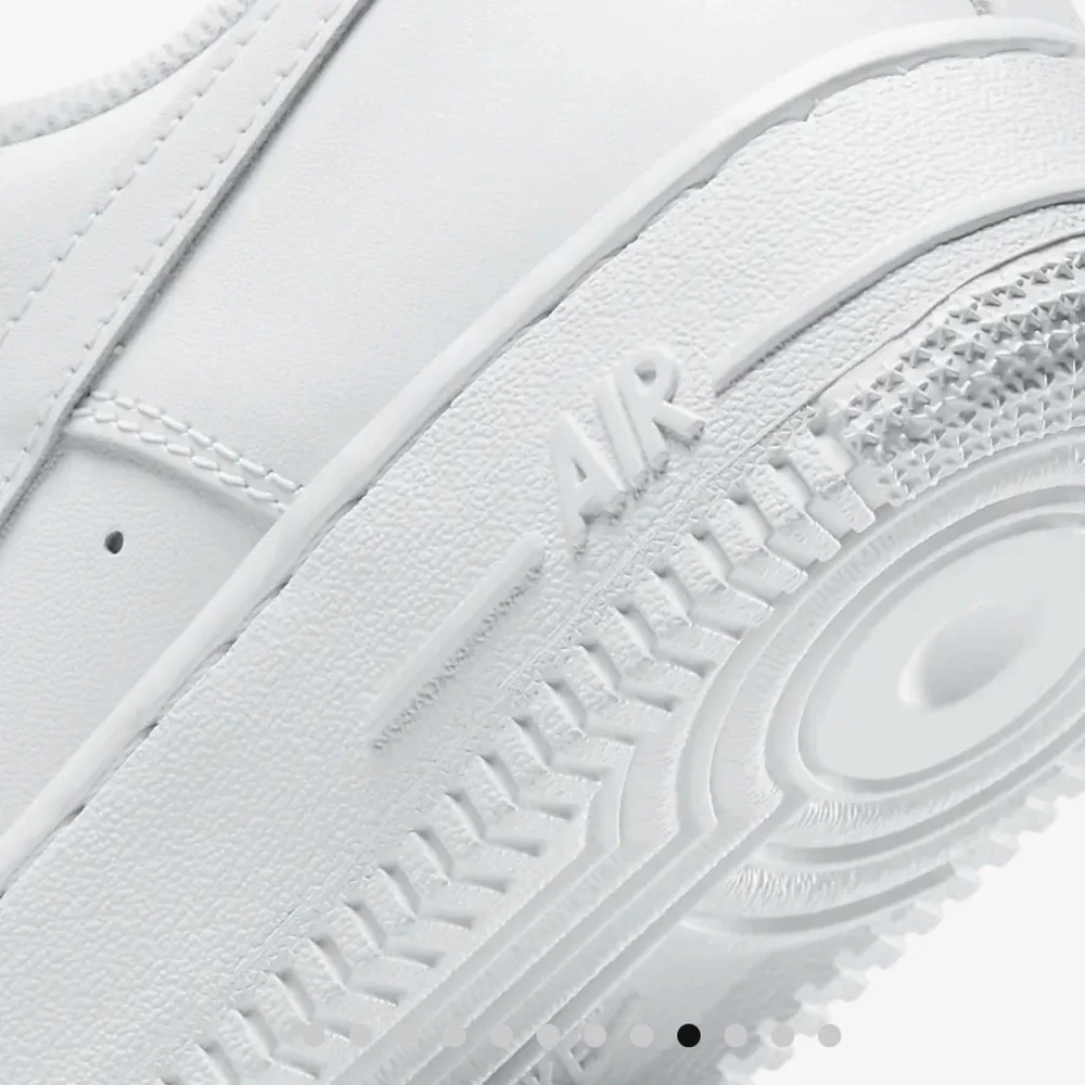 NEW NIKE AIR FORCE 1 Sneakers in White Size US 8 EUR 39 - Picture 14 of 14
